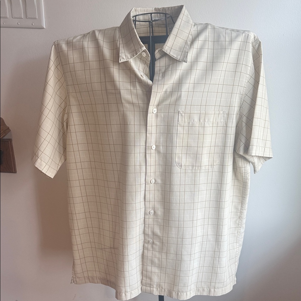 Izod Men's Beige Plaid Button Down Shirt